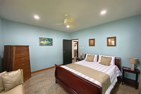 Chalet de 3 dormitorios en Hua Hin, Tailandia № 168316 - foto 24