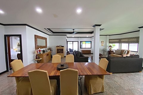 Chalet de 3 dormitorios en Hua Hin, Tailandia № 168316 - foto 7