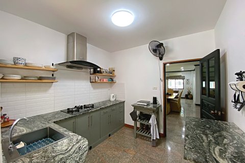 Chalet de 3 dormitorios en Hua Hin, Tailandia № 168316 - foto 14