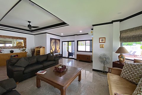Chalet de 3 dormitorios en Hua Hin, Tailandia № 168316 - foto 12