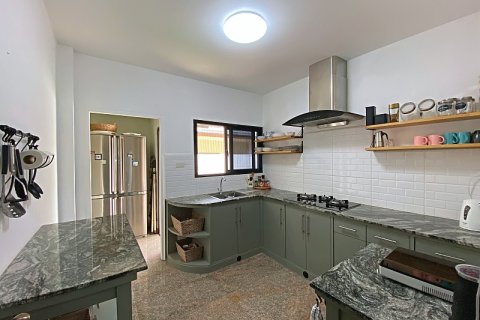 Chalet de 3 dormitorios en Hua Hin, Tailandia № 168316 - foto 17