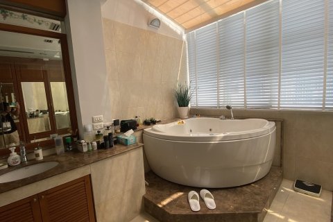 Eigentumswohnung in Watthana, Bangkok, Thailand, 3 Schlafzimmer  № 200753 - Foto 6