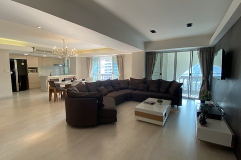 Condo in Watthana, Bangkok, Thailand, 3 bedrooms № 200754 - photo 14
