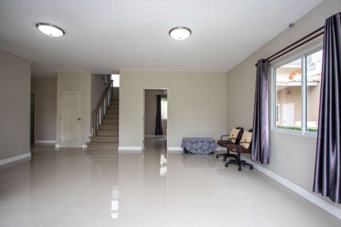 Casa de 4 dormitorios en Chiang Mai, Tailandia № 205537 - foto 5
