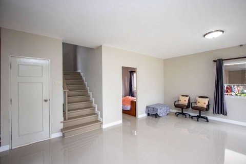 Casa de 4 dormitorios en Chiang Mai, Tailandia № 205537 - foto 8