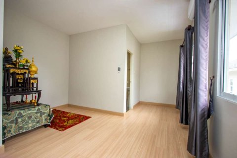 Casa de 4 dormitorios en Chiang Mai, Tailandia № 205537 - foto 3