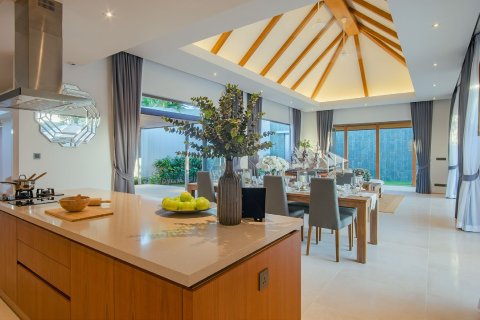 Chalet de 3 dormitorios en Phuket, Tailandia № 165608 - foto 2