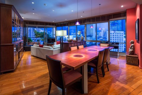 Condo in Bangkok, Thailand, 3 bedrooms  № 181022