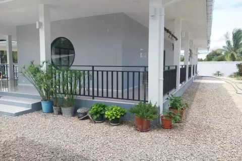 Chalet de 3 dormitorios en Hua Hin, Tailandia № 140581 - foto 27
