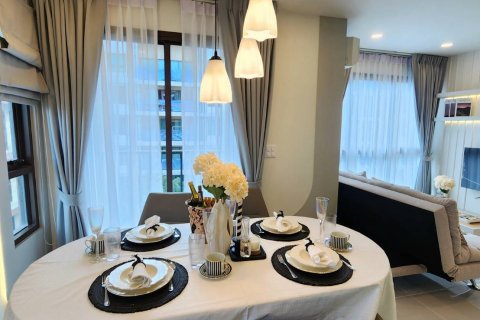 Apartamento de 3 habitaciones en Pattaya, Tailandia № 167046 - foto 4