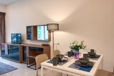 Apartamento de 2 habitaciones en Pattaya, Tailandia № 167048 - foto 2