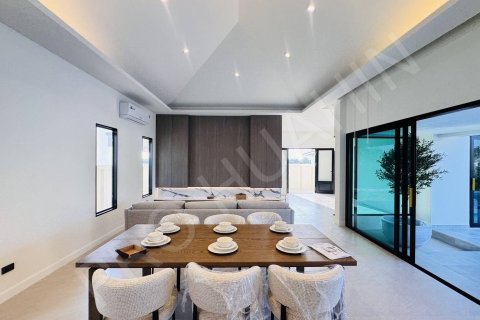 Chalet de 3 dormitorios en Hua Hin, Tailandia № 194785 - foto 10