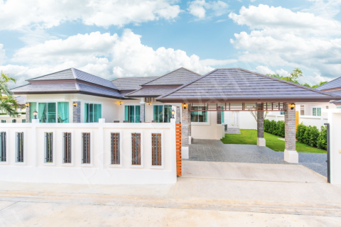 Chalet de 3 dormitorios en Hua Hin, Tailandia № 194789 - foto 4