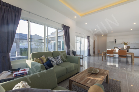 Chalet de 3 dormitorios en Hua Hin, Tailandia № 194788 - foto 6
