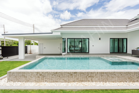 Chalet de 3 dormitorios en Hua Hin, Tailandia № 194787 - foto 3