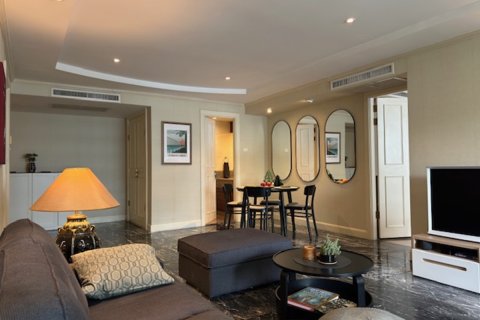 Condo in Bangkok, Thailand, 2 bedrooms № 201214 - photo 7