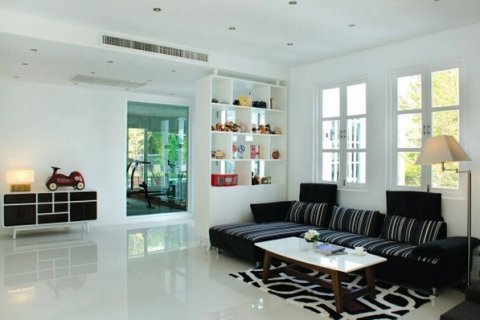 Haus in Hang Dong, Thailand 6 Schlafzimmer № 200490 - Foto 3