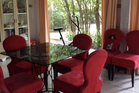 Maison à Saphan Sung, Bangkok, Thaïlande 4 chambres № 47616