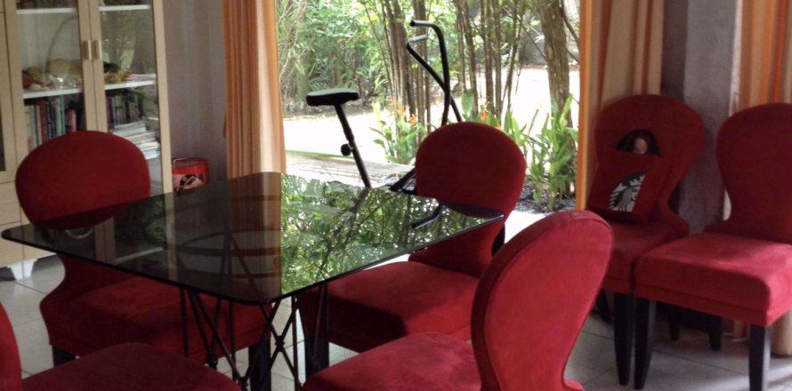 Casa de 4 dormitorios en Saphan Sung, Bangkok, Tailandia № 47616