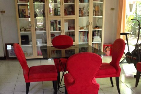 Casa de 4 dormitorios en Saphan Sung, Bangkok, Tailandia № 47616 - foto 4