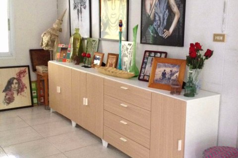 Casa de 4 dormitorios en Saphan Sung, Bangkok, Tailandia № 47616 - foto 2