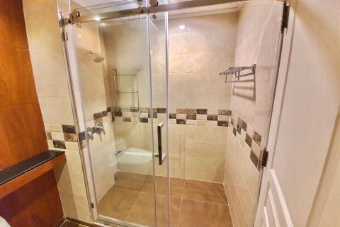 Condominio de 4 dormitorios en Nonthaburi, Tailandia № 47614 - foto 4