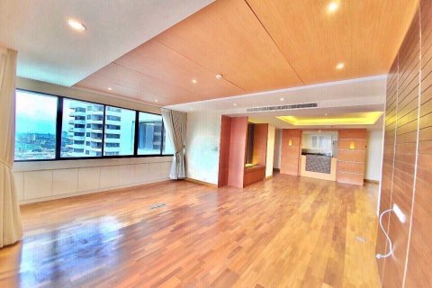 Condominio de 4 dormitorios en Nonthaburi, Tailandia № 47614 - foto 16