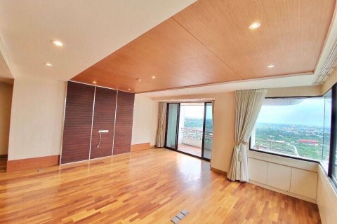 Condominio de 4 dormitorios en Nonthaburi, Tailandia № 47614 - foto 9