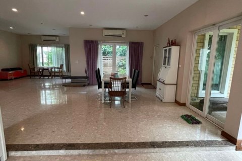 Casa de 4 dormitorios en Lat Phrao, Bangkok, Tailandia № 47618 - foto 2