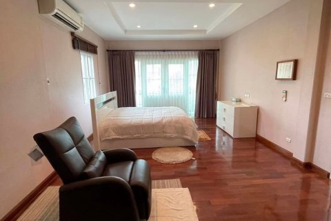 Casa de 4 dormitorios en Lat Phrao, Bangkok, Tailandia № 47618 - foto 9