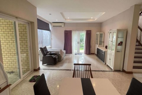 House in Lat Phrao, Bangkok, Thailand 4 bedrooms № 47618