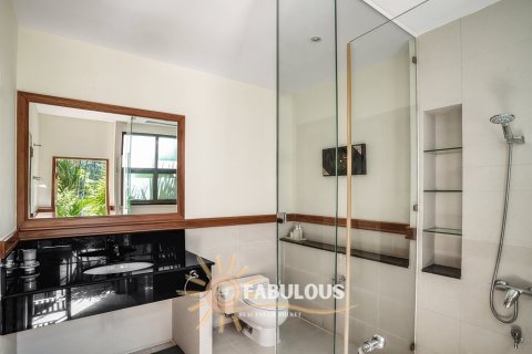 Chalet de 4 dormitorios en Bang Tao, Tailandia № 179320 - foto 14