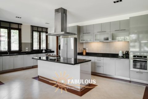 Chalet de 4 dormitorios en Bang Tao, Tailandia № 179320 - foto 4