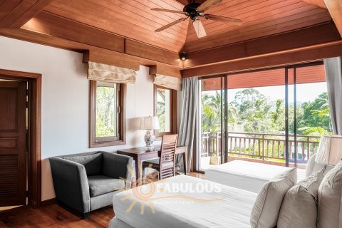 Chalet de 4 dormitorios en Bang Tao, Tailandia № 179320 - foto 3