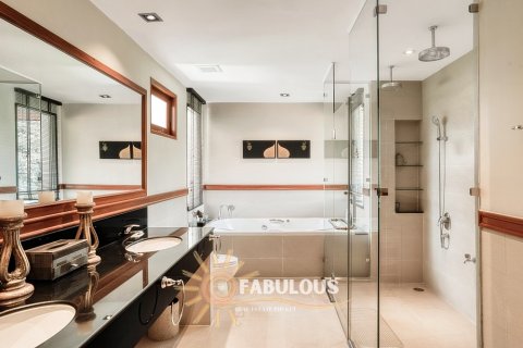 Chalet de 4 dormitorios en Bang Tao, Tailandia № 179320 - foto 5