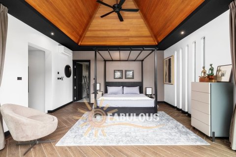 Chalet de 4 dormitorios en Rawai, Tailandia № 179317 - foto 4