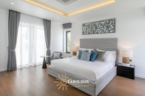 Chalet de 5 dormitorios en Bang Tao, Tailandia № 179321 - foto 9