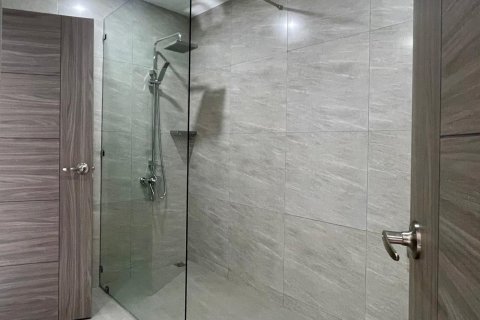 Adosado de 8 dormitorios en Ko Samui, Tailandia № 160534 - foto 15