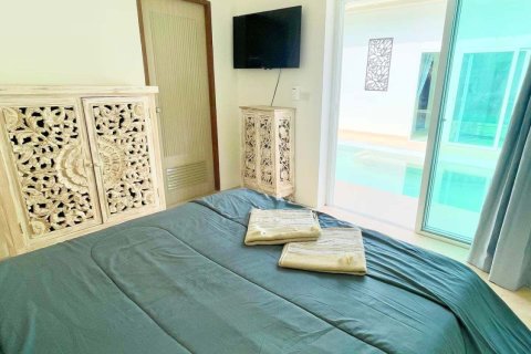 Chalet de 4 dormitorios en Ko Samui, Tailandia № 158297 - foto 14