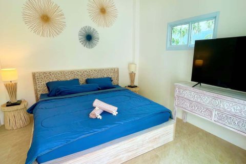 Chalet de 4 dormitorios en Ko Samui, Tailandia № 158297 - foto 9