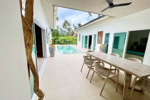 Chalet de 4 dormitorios en Ko Samui, Tailandia № 158297 - foto 25