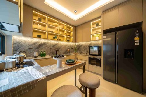 Casa de 4 dormitorios en Bangkok, Tailandia № 183937 - foto 6