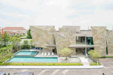 Casa de 3 dormitorios en Bangkok, Tailandia № 183938 - foto 14