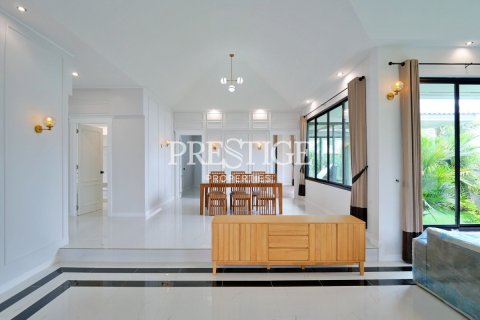 บ้านในพัทยา, ประเทศไทย 4 ห้องนอน № 198601 - รูปถ่าย 4
