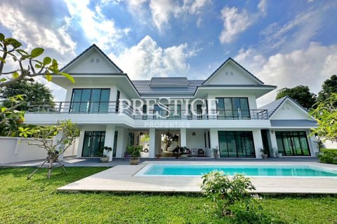Haus in Pattaya, Thailand 5 Schlafzimmer № 198605