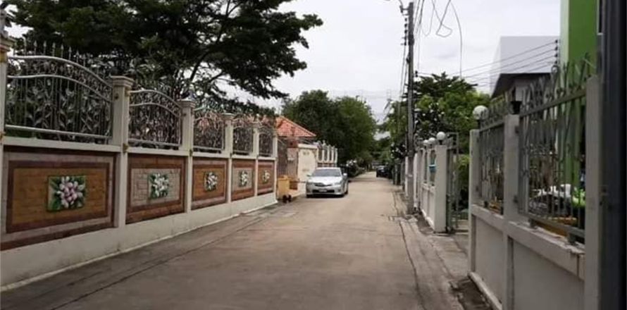 Casa de 4 dormitorios en Bangkok, Tailandia № 189122