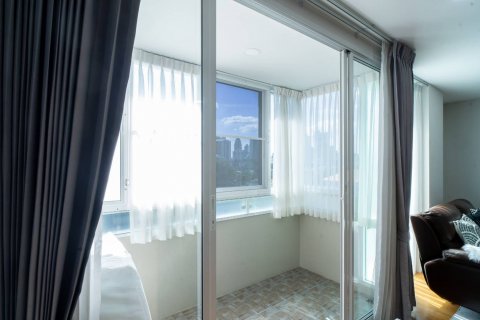 Eigentumswohnung in Bangkok, Thailand, 2 Schlafzimmer  № 143151 - Foto 4