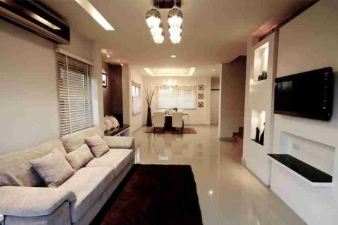 Casa de 3 dormitorios en Pattaya, Tailandia № 184150 - foto 3
