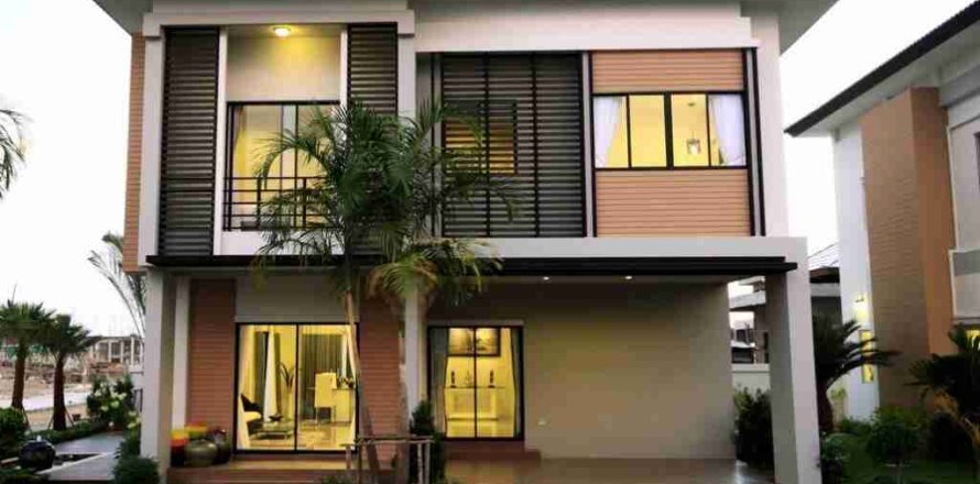 Casa de 3 dormitorios en Pattaya, Tailandia № 184149