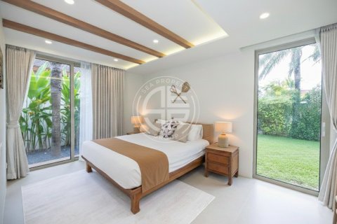 Chalet de 5 dormitorios en Phuket, Tailandia № 190709 - foto 14